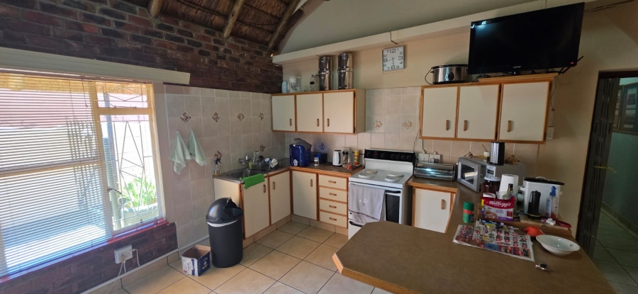 8 Bedroom Property for Sale in Meiringspark North West